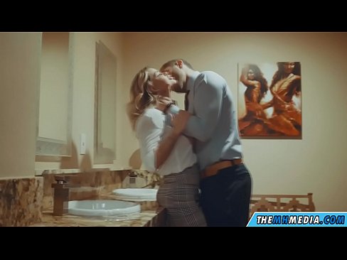 ❤️ Kung ang usa ka busty blonde naghaylo kanimo sa usa ka publiko nga kasilyas ❌ Fucking video sa ceb.hentai-for.ru ❌️❤